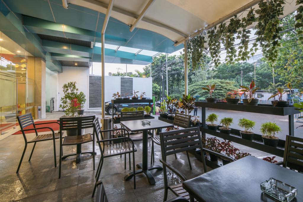 Hotel 88 Grogol Jakarta Buitenkant foto