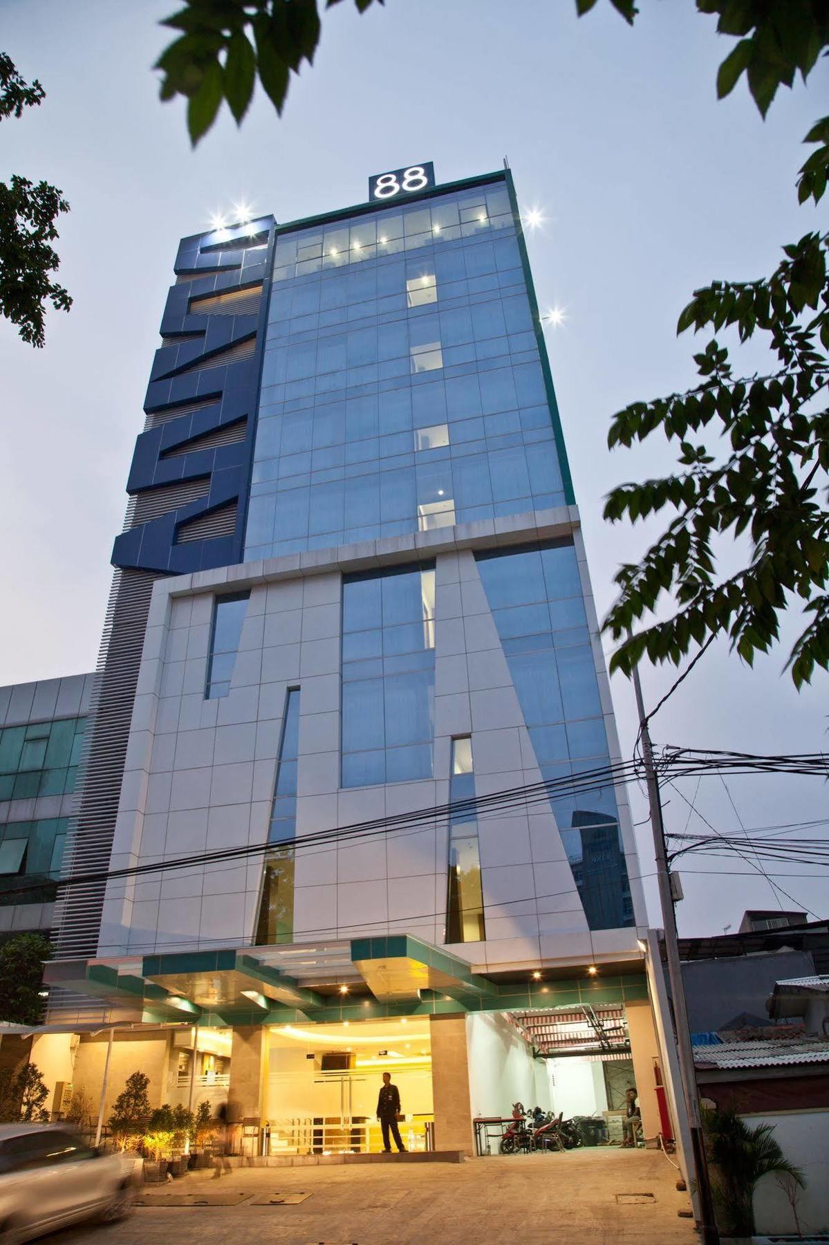 Hotel 88 Grogol Jakarta Buitenkant foto