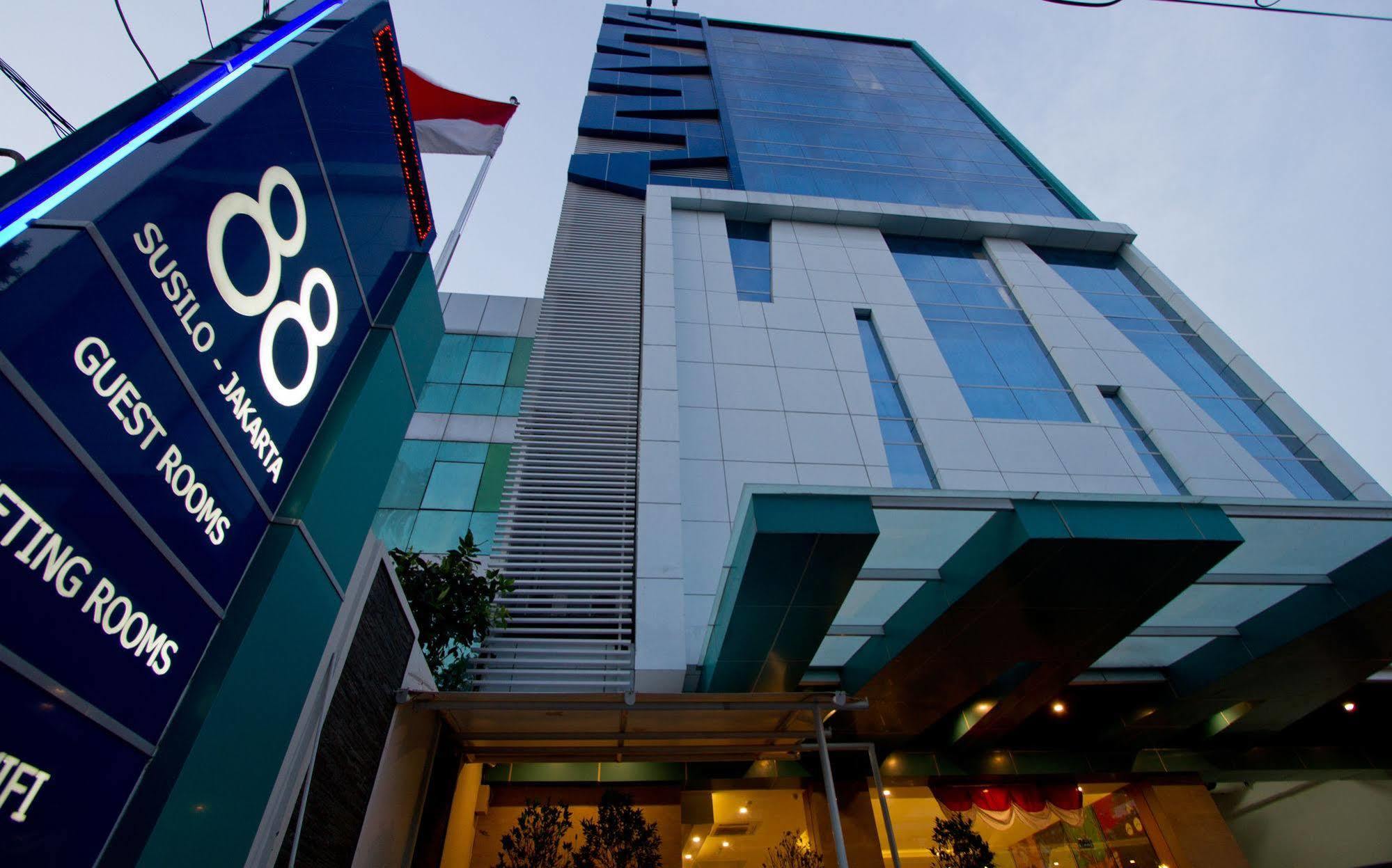 Hotel 88 Grogol Jakarta Buitenkant foto