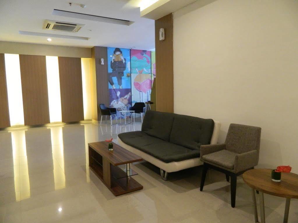 Hotel 88 Grogol Jakarta Buitenkant foto